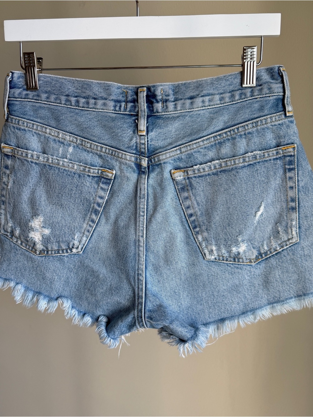 AGOLDE Parker Vintage Cut Off Shorts Women’s 26 High Rise Distressed Raw Hem - Picture 9 of 13